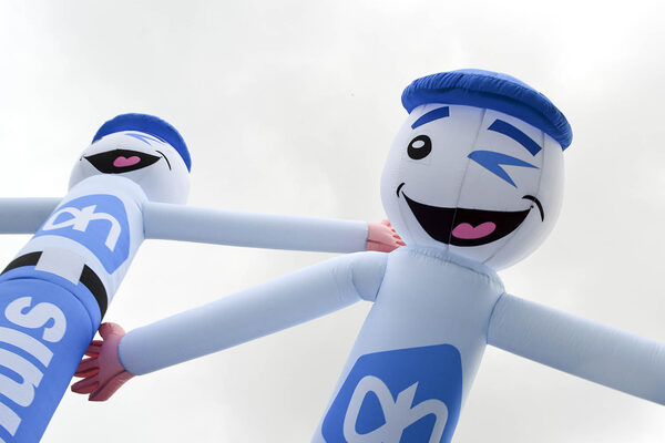 Gli skydancer 3D Albert Heijn personalizzati con un ammiccante giocoso sono perfetti per vari eventi. Ordina pupazzi gonfiabili su misura su JJB Gonfiabili Italia