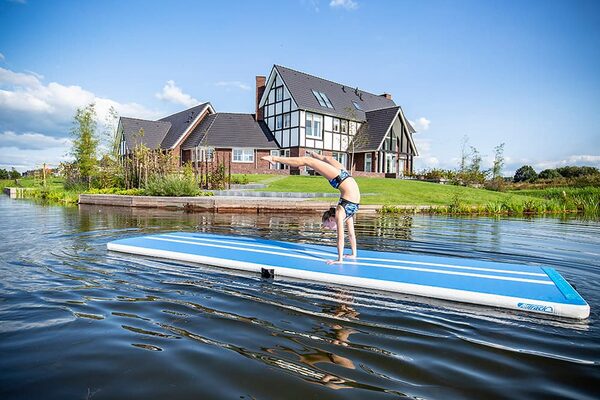 JB Gonfiabili produttore di materassini airtracks per la ginnastica artistica possibile in diverse misure.