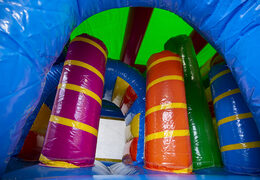 Acquistare un saltarello multiattività gonfiabile con tetto, ostacoli e scivolo con il tema unicorno