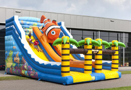 Acquista uno scivolo gonfiabile a tema mondo marino con divertenti figure 3D e stampe colorate per bambini. Ordina ora gli scivoli gonfiabili online su JB Gonfiabili Italia