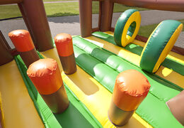 Scivolo gonfiabile a tema Gorilla con piscina per bambini, impressionante oggetto 3D, colori freschi e gli ostacoli 3D per i bambini. Ordina ora gli scivoli gonfiabili online su JB Gonfiabili Italia