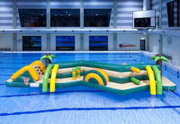 Acquista un percorso ad ostacoli gonfiabile doppio Zig Zag unico a tema giungla per grandi e piccini. Ordina ora i giochi gonfiabili in piscina online su JB Gonfiabili Italia