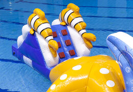 Corsa a ostacoli nel mondo sottomarino con divertenti oggetti 3D per grandi e piccini. Acquista ora le attrazioni acquatiche gonfiabili online su JB Gonfiabili Italia