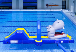 Ordina la corsa ad ostacoli con l'ippopotamo con oggetti divertenti per grandi e piccini. Acquista ora i percorsi ad ostacoli gonfiabili online su JB Gonfiabili Italia