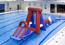 Ordina doppio percorso ad ostacoli per piscina gonfiabile con due pareti da arrampicata, un oggetto per l'equilibrio, una torre altalena e uno scivolo per bambini. Acquista ora i percorsi ad ostacoli gonfiabili online su JB Gonfiabili Italia