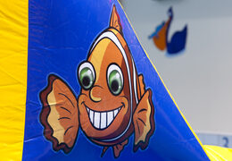 Ordina un'avventura ermetica gonfiabile nel mondo marino per grandi e piccini. Acquista ora giochi gonfiabili in piscina online su JB Gonfiabili Italia