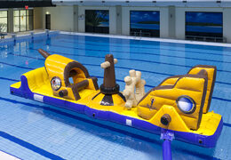 Ordina un corso d'assalto con una nave pirata con oggetti divertenti per grandi e piccini. Acquista ora i percorsi ad ostacoli gonfiabili online su JB Gonfiabili Italia