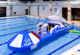 Ordina uno scivolo gonfiabile a tema squalo per grandi e piccini. Acquista ora le attrazioni acquatiche gonfiabili online su JB Gonfiabili Italia