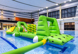 Ordina uno scivolo gonfiabile a tema coccodrillo per grandi e piccini. Acquista ora le attrazioni acquatiche gonfiabili online su JB Gonfiabili Italia