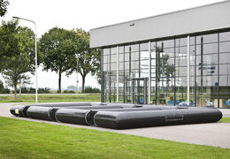 Campi da calcio Panna divisi in tre campi più piccoli, ideali sia per attività sportive più piccole che più grandi. Acquista ora i campi da calcio gonfiabili online su JB Gonfiabili Italia