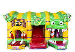 Multiplay XXL Jungleworld castello gonfiabile in un design unico con due ingressi, uno scivolo al centro e oggetti 3D per i bambini. Acquista castelli gonfiabili online su JB Gonfiabili Italia