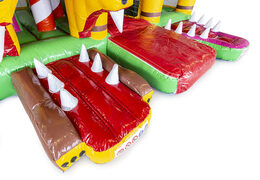 Castello gonfiabile per interni Jungleworld dal design unico con due ingressi, uno scivolo al centro e oggetti 3D per i bambini. Acquista castelli gonfiabili online su JB Gonfiabili Italia