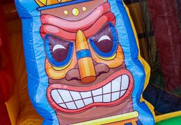 Acquista castello gonfiabile boss slidebox a tema Hawaii con uno scivolo per bambini. Ordina i gonfiabili online su JB Gonfiabili Italia