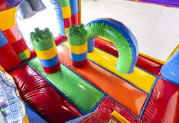 Acquistare un saltarello multiattività gonfiabile con tetto ostacoli e scivolo con il tema Superblocks