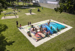 Airmountain nella fiaba a tema nella dimensione che hai scelto per i bambini. Acquista ora airmountains gonfiabili online su JB Gonfiabili Italia