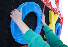 Ordina un gioco di tris gonfiabile per bambini. Acquista castelli gonfiabili online su JB Gonfiabili Italia