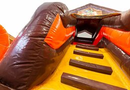 Acquista il castello gonfiabile multifunzionale dei pirati Funcity con scivolo, l'oggetto 3D sulla superficie di salto con il divertente design dei pirati per i bambini. Acquista castelli gonfiabili online su JB Gonfiabili Italia