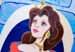 Ordina un castello gonfiabile multifunzionale blu a tema principessa con scivolo per bambini. Acquista castelli gonfiabili online su JB Gonfiabili Italia