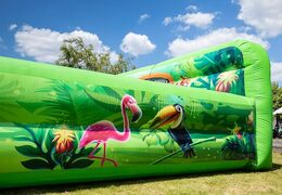 Acquista il gioco gonfiabile con la schiuma e organizza una festa schiuma per bambini con il tema giungla