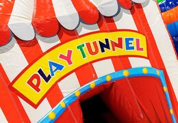Acquista il castello gonfiabile per bambini con tunnel per gattonare, gioco e divertimento. Ordina i castelli gonfiabili online su JB Gonfiabili Italia