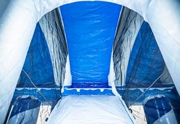 Castello gonfiabile di ghiaccio gonfiabile multigiocatore con scivolo al centro e oggetti 3D per bambini. Ordina i castelli gonfiabili online su JB Gonfiabili Italia