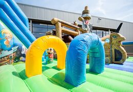 Acquistare un parco gioco gonfiabile completo con ostacoli e scivolo con il tema mondo mare