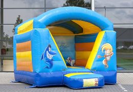 Piccola castello gonfiabile con tetto che i bambini possono acquistare in tema mondo marino blu e giallo. Acquista castelli gonfiabili  online su JB Gonfiabili Italia