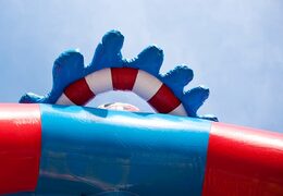 Ordina i saltarelli gonfiabili medio dei pirati unici con un oggetto 3D in cima per i bambini. Acquista castello gonfiabile medio online su JB Gonfiabili Italia