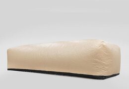 Acquista una capsula per auto per parcheggiare la tua auto o altro veicolo all'esterno