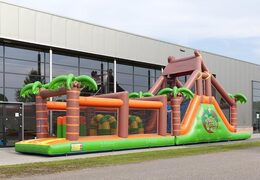 Acquista un percorso a ostacoli a tema giungla largo 17 metri con 7 elementi di gioco e oggetti colorati per i bambini. Ordina ora i percorsi ad ostacoli gonfiabili online su JB Gonfiabili Italia