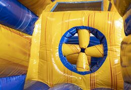 Ordina il percorso ad ostacoli modulare in marmo lungo 13,5 metri con gli oggetti 3D appropriati per i bambini. Acquista ora i percorsi ad ostacoli gonfiabili online su JB Gonfiabili Italia