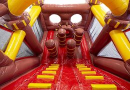 Ordina il percorso ad ostacoli della barca dei pirati con oggetti 3D per bambini. Acquista ora i percorsi ad ostacoli gonfiabili online su JB Gonfiabili Italia