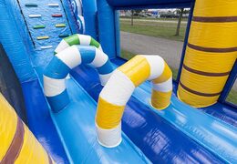 Ordina un percorso a ostacoli gonfiabile unico di 17 metri di larghezza a tema surf per bambini. Acquista ora i percorsi ad ostacoli gonfiabili online su JB Gonfiabili Italia