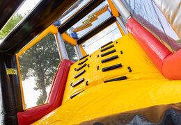 Ordina un corso mega d'assalto con il tema della tensione