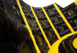 Acquista il gioco dei gladiatori con i colori giallo e nero