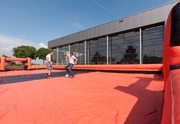 Ordina la soap track di calcio online su JB Inflatables