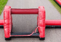 Rosso con calcio d'arrembaggio nero