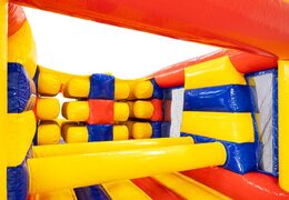 Interno del modulo di percorso ad ostacoli da personalizzare presso JB