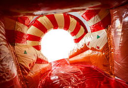 Scivolo del castello gonfiabile a tema Gingerbread Multifun, rosso e bianco