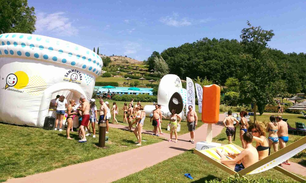 JB Promotions van JB Inflatables; De maatwerk specialist voor opblaasbare reclame artikelen en promotiematerialen op maat gemaakt in eigen huisstijl