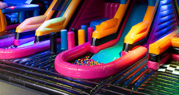 Acquistare un parco gioco gonfiabile personalizzato con le misure che desiderate