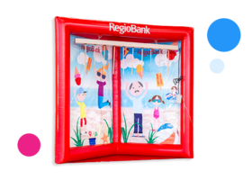 E' possibile richiedere attrazioni e giochi con loghi o giochi completamente propri