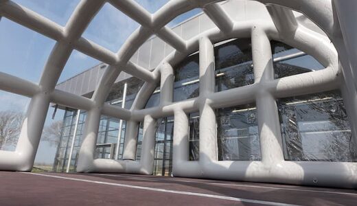 Acquistare un podio mobile dalla JB Gonfiabili. Podio mobile gonfiabile per eventi e festival