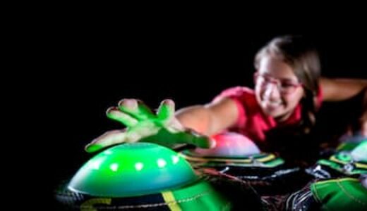 Koop interactieve speelsets basis voor je opblaasbare springkussen bij JB Inflatables. 