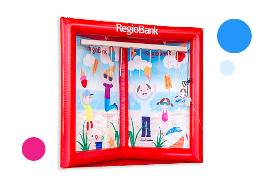 E' possibile richiedere attrazioni e giochi con loghi o giochi completamente propri