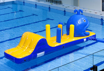 Percorso ad ostacoli gonfiabile Whale Run con divertenti ostacoli 3D per grandi e piccini. Ordina ora i percorsi ad ostacoli gonfiabili online su JB Gonfiabili Italia