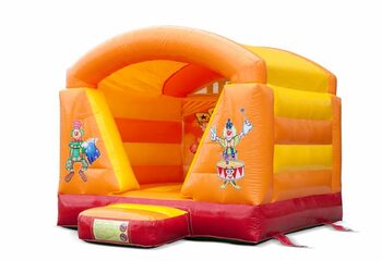Acquista un piccolo castello gonfiabile con tetto a tema circo per bambini. Acquista castelli gonfiabili su JB Gonfiabili Italia online