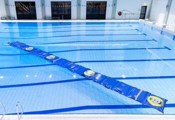 Op maat gemaakte waterloopmat voor in het zwembad kopen voor kinderen