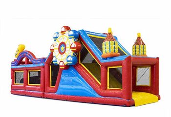 Acquista un percorso ad ostacoli modulare lungo 13,5 metri sulle montagne russe con gli oggetti 3D appropriati per i bambini. Ordina ora i percorsi ad ostacoli gonfiabili online su JB Gonfiabili Italia