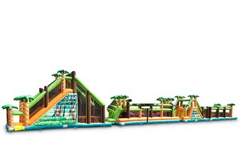 Grande castello gonfiabile con percorso ad ostacoli a tema giungla